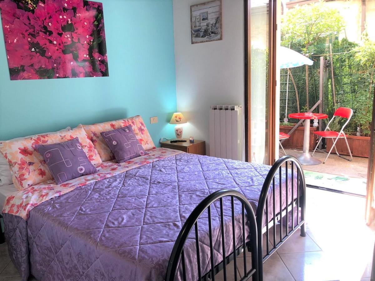 דסנזאנו דל גארדה Oasi Di Paradiso - Comfy Private Apartment On Ground Floor With Terrace מראה חיצוני תמונה