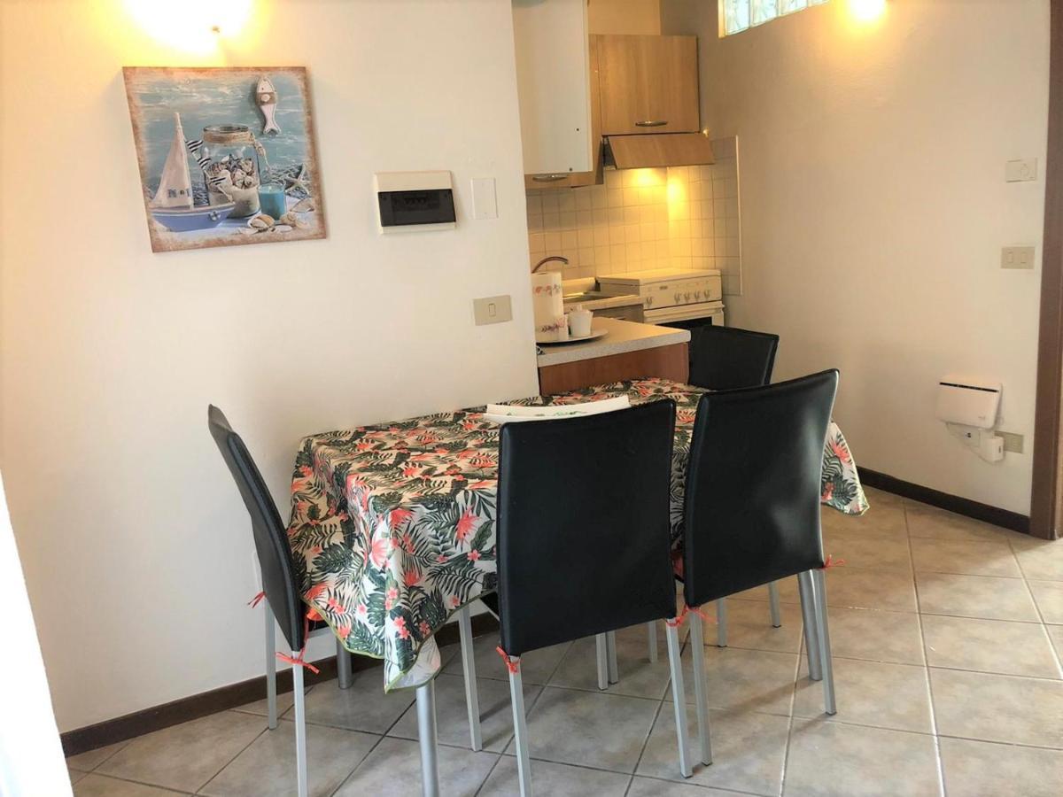 דסנזאנו דל גארדה Oasi Di Paradiso - Comfy Private Apartment On Ground Floor With Terrace מראה חיצוני תמונה